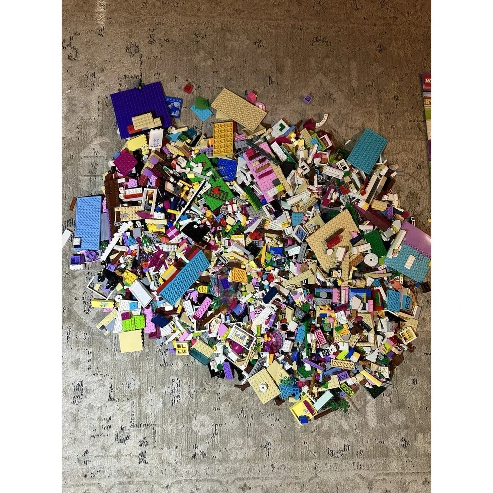LEGO Friends Bulk Lot 9.5 Lbs Mixed Sets Parts Pieces Manuals Accessories - Picture 1 of 5